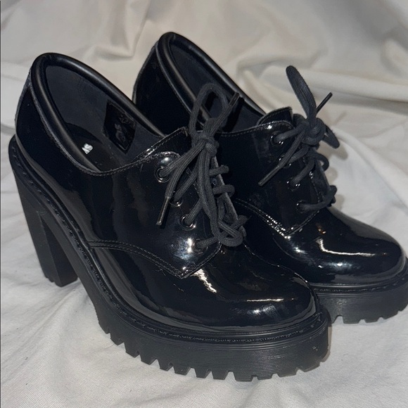 Discontinued Doc Marten Salome Patent leather healed boots Size US 5 UK 3 NWOT - Picture 1 of 5
